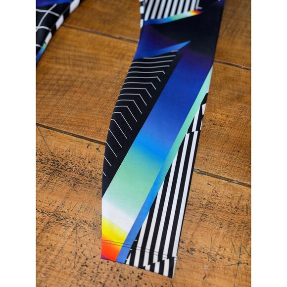 NWT Womens Nike Legendary Tight Fit Mid Rise Training Yoga Tight Leggings Small - Picture 2 of 12